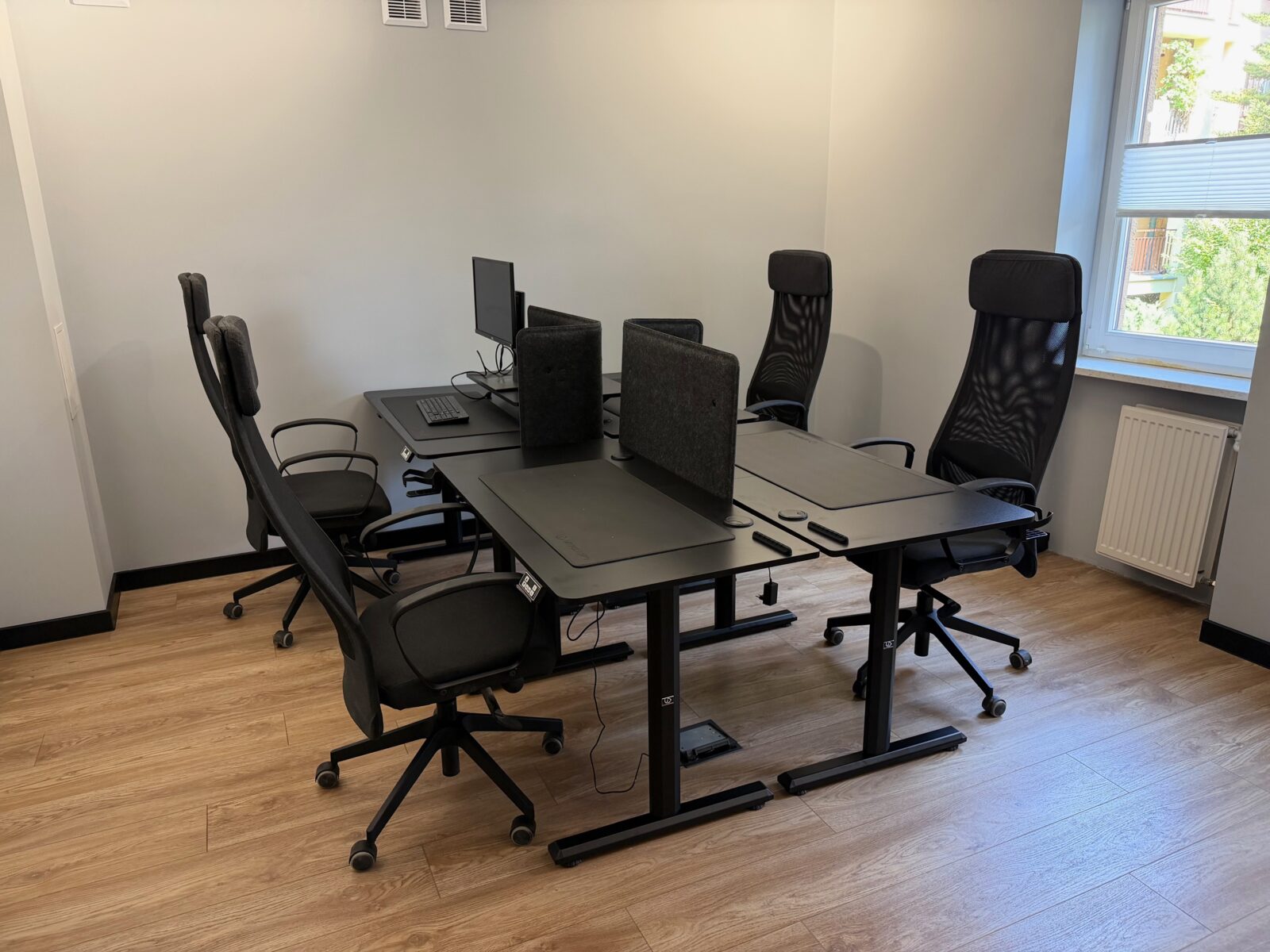 Biurko dla 1 osoby — Zamkowa Coworking, Kraków (4)